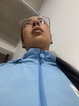 Snapshot of Julieth_ec chatting on 8, 8, 2026 Julieth ec online show from 8, 8, 2026