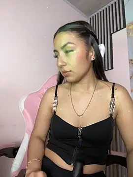 Julieth ec online show from 20, 5, 2026