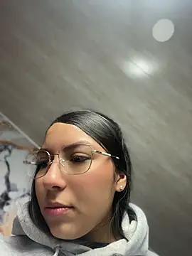 Snapshot of Julieth_ec chatting on 15, 7, 2026 Julieth ec online show from 15, 7, 2026