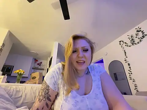 blonde  baby online show from 12, 5, 2026
