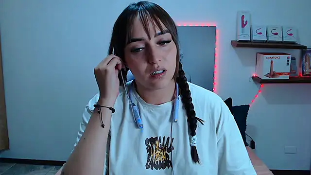 Snapshot of anyela_bubble18 chatting on 27, 6, 2026 anyela bubble18 online show from 27, 6, 2026