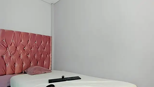 aisha moore online show from 18, 6, 2026
