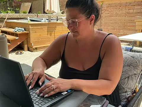 Madamebeton online show from 24, 6, 2026