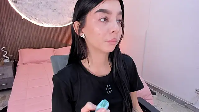 Snapshot of MelCherry chatting on 25, 5, 2026 MelCherry online show from 25, 5, 2026
