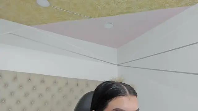 Snapshot of MelCherry chatting on 7, 5, 2026 MelCherry online show from 7, 5, 2026