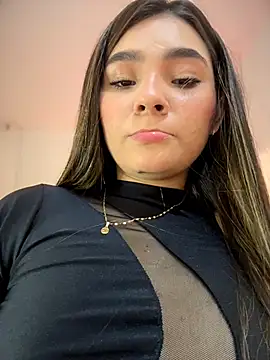 Snapshot of Mia_Rodriguezz_ chatting on 15, 5, 2026 Mia Rodriguezz online show from 15, 5, 2026