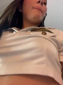 Snapshot of Mia_Rodriguezz_ chatting on 10, 5, 2026 Mia Rodriguezz online show from 10, 5, 2026