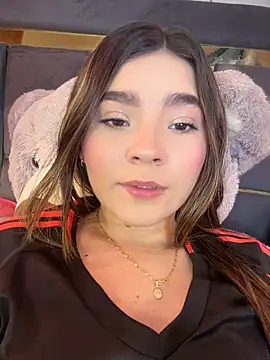 Snapshot of Mia_Rodriguezz_ chatting on 24, 6, 2026 Mia Rodriguezz online show from 24, 6, 2026
