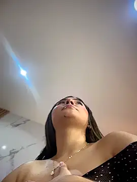 Snapshot of Mia_Rodriguezz_ chatting on 13, 5, 2026 Mia Rodriguezz online show from 13, 5, 2026