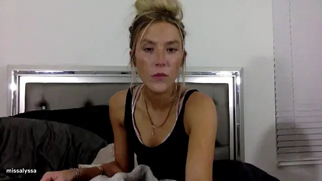 Misss alyssaaa online show from 17, 6, 2026