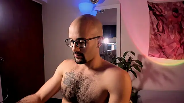 Snapshot of LarryGarzon chatting on 25, 7, 2026 LarryGarzon online show from 25, 7, 2026