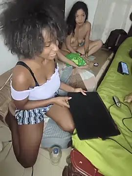 Snapshot of OshunHoney chatting on 24, 5, 2026 OshunHoney online show from 24, 5, 2026