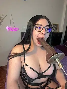 Snapshot of mia_valentine__ chatting on 6, 7, 2026 mia valentine online show from 6, 7, 2026