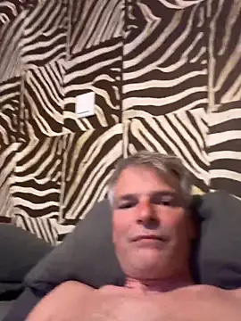 Snapshot of Thor-82 chatting on 4, 5, 2026 Thor-82 online show from 4, 5, 2026