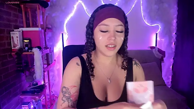 Snapshot of liz_martins1 chatting on 12, 6, 2026 liz martins1 online show from 12, 6, 2026