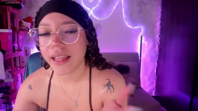 Snapshot of liz_martins1 chatting on 8, 8, 2026 liz martins1 online show from 8, 8, 2026