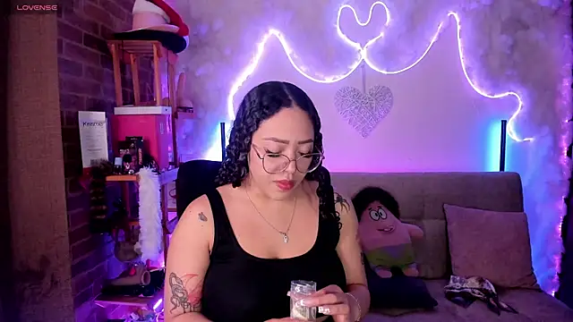 Snapshot of liz_martins1 chatting on 6, 6, 2026 liz martins1 online show from 6, 6, 2026