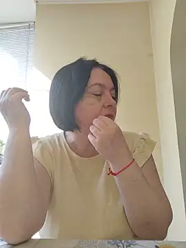 Snapshot of EmmaEmmy40 chatting on 17, 5, 2026 EmmaEmmy40 online show from 17, 5, 2026