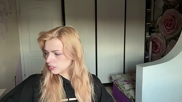 ScarlettRosy online show from 16, 5, 2026