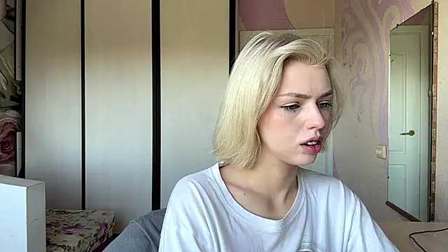 ScarlettRosy online show from 9, 6, 2026