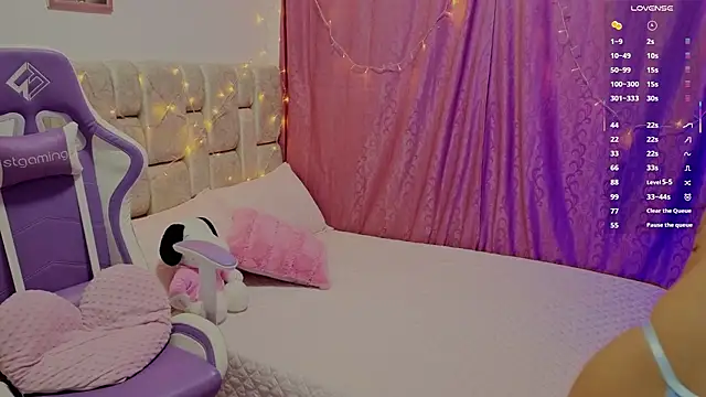 Snapshot of Naomilaurent chatting on 20, 5, 2026 Naomilaurent online show from 20, 5, 2026