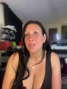 Snapshot of Cloe-Fire chatting on 7, 6, 2026 Cloe-Fire online show from 7, 6, 2026