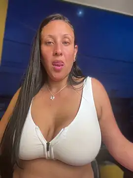 Snapshot of Cloe-Fire chatting on 27, 5, 2026 Cloe-Fire online show from 27, 5, 2026