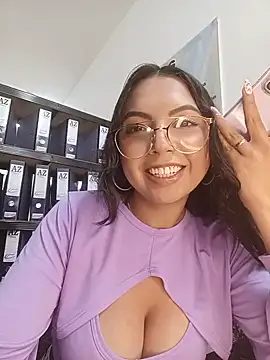Snapshot of JENNIFER__03 chatting on 9, 7, 2026 JENNIFER 03 online show from 9, 7, 2026