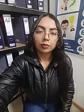 JENNIFER  03 online show from 18, 6, 2026