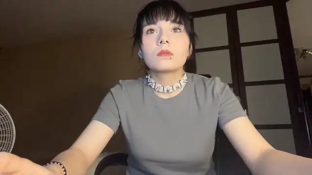 gothicq online show from 8, 5, 2026