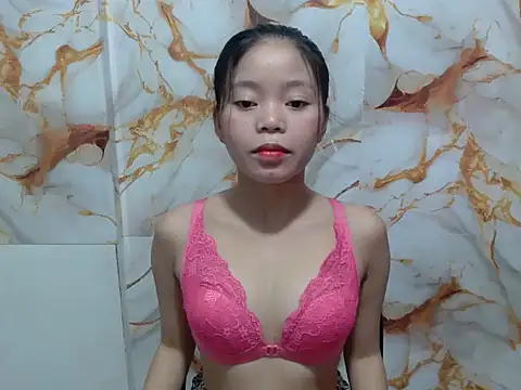 Snapshot of Sweet_Sarah69 chatting on 17, 6, 2026 Sweet Sarah69 online show from 17, 6, 2026