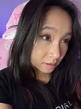 Snapshot of petiteTai chatting on 13, 5, 2026 petiteTai online show from 13, 5, 2026