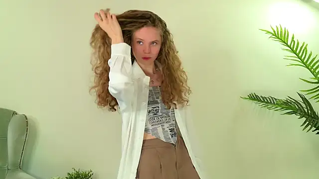 Mila Stain online show from 5, 5, 2026