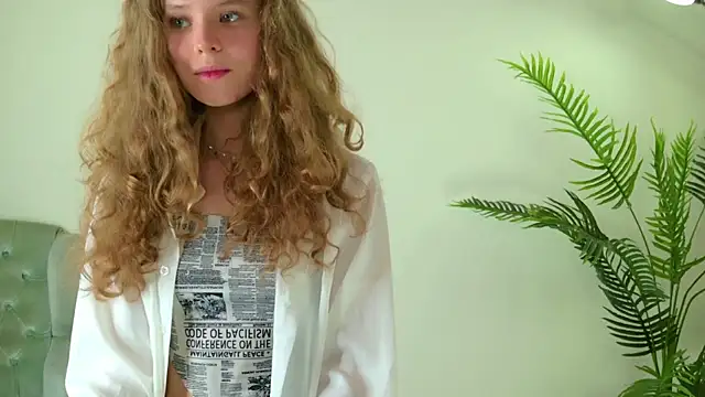Mila Stain online show from 4, 5, 2026