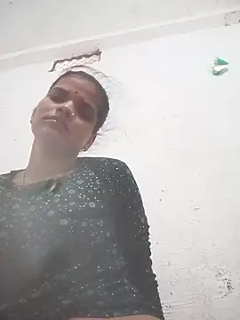 Snapshot of Student_garl_1 chatting on 4, 6, 2026 Student garl 1 online show from 4, 6, 2026