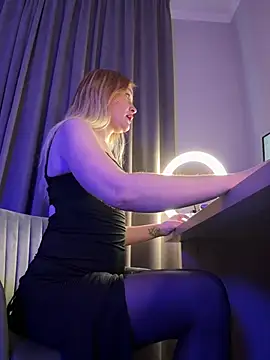 Snapshot of CherryChaos_ chatting on 19, 5, 2026 CherryChaos online show from 19, 5, 2026