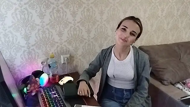 Snapshot of By_Mira chatting on 4, 5, 2026 By Mira online show from 4, 5, 2026