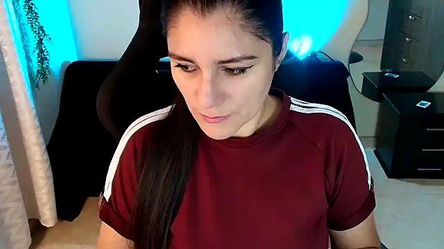 LUCYMILF SEXY online show from 21, 5, 2026