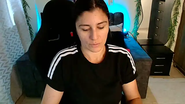 LUCYMILF SEXY online show from 12, 6, 2026