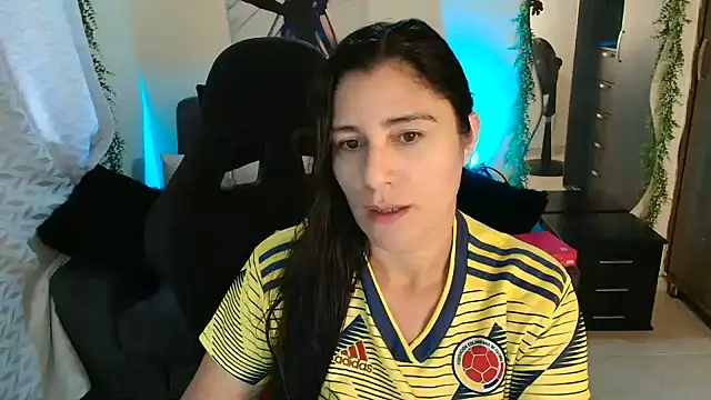 LUCYMILF SEXY online show from 17, 6, 2026