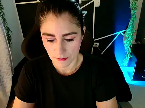 LUCYMILF SEXY online show from 11, 5, 2026
