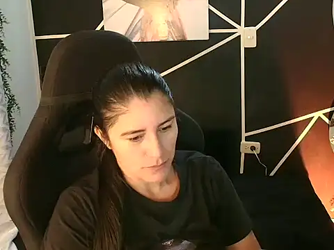 LUCYMILF SEXY online show from 13, 5, 2026