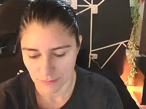 LUCYMILF SEXY online show from 14, 5, 2026