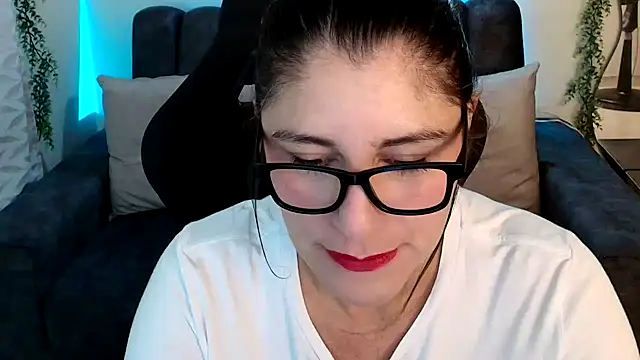 LUCYMILF SEXY online show from 6, 6, 2026
