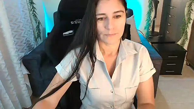 LUCYMILF SEXY online show from 15, 7, 2026