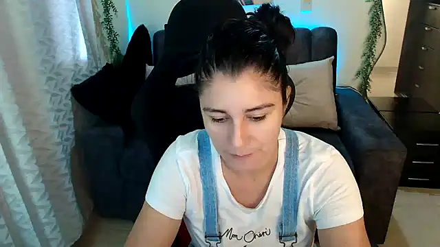LUCYMILF SEXY online show from 7, 6, 2026