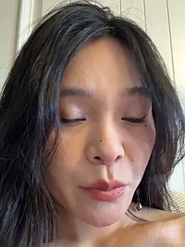 Naomi 8899 online show from 4, 5, 2026