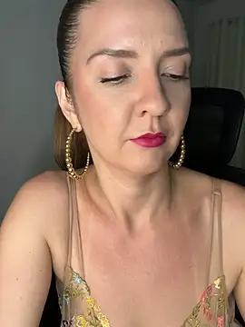 Snapshot of therealgingerr chatting on 11, 7, 2026 therealgingerr online show from 11, 7, 2026