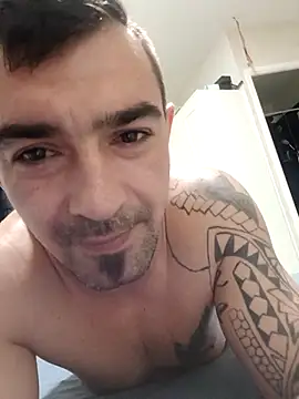 hottcouple18 online show from 3, 5, 2026