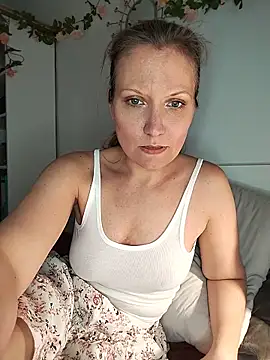 Snapshot of Candy_Cougar chatting on 13, 6, 2026 Candy Cougar online show from 13, 6, 2026